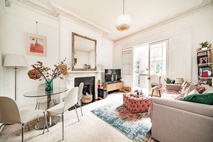 1 Bedroom Flat To Rent In Ferndale Road, Clapham, SW4