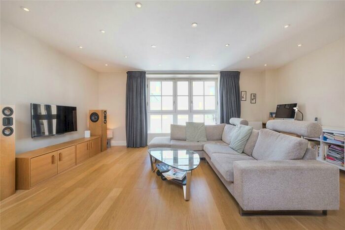 2 Bedroom Flat To Rent In Jamestown Road, Camden, NW1