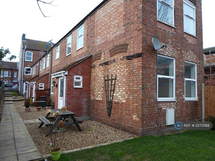 2 Bedroom Maisonette To Rent In Clarendon Road, Luton, LU2