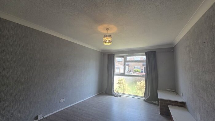 1 Bedroom Flat To Rent In Greystoke Road, Slough, Berkshire, SL2