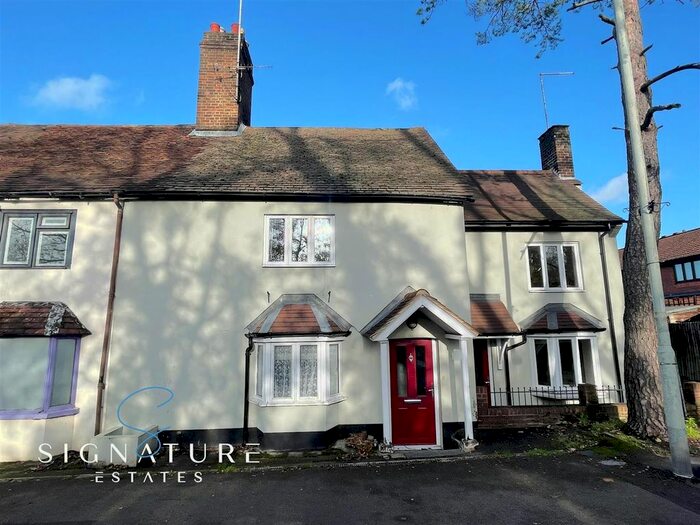 2 Bedroom Terraced House To Rent In The Hall Walk, London Road, Berkhamsted, HP4