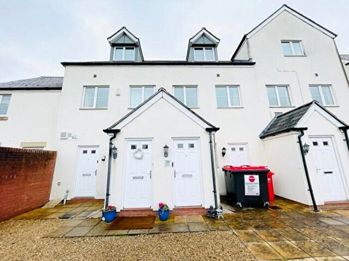 2 Bedroom Maisonette To Rent In Lapwing Close, Portishead, BS20