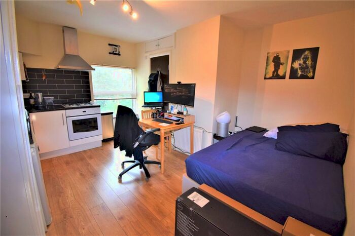 Studio To Rent In Avenue Road, Highgate, London, N6