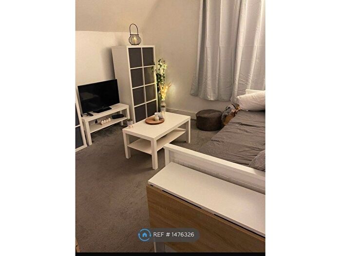 1 Bedroom Flat To Rent In Oakfield Road, Croydon, CR0