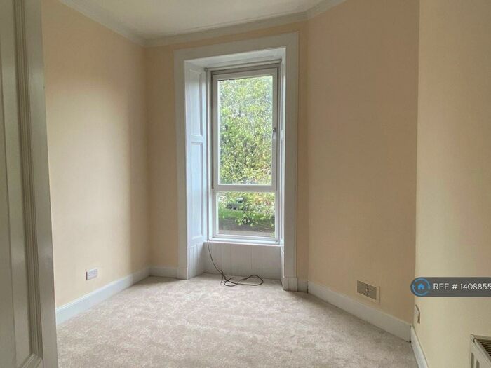 3 Bedroom Flat To Rent In Dennistoun, Glasgow, G31