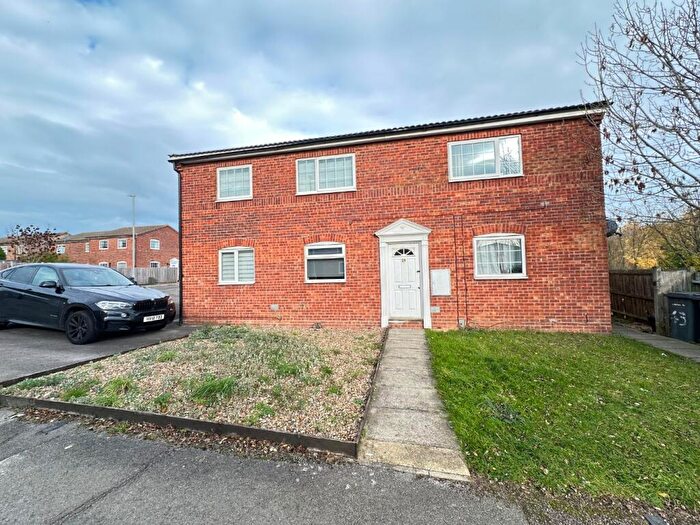 Studio To Rent In Lindsay Road, Luton, Bedfordshire, LU2