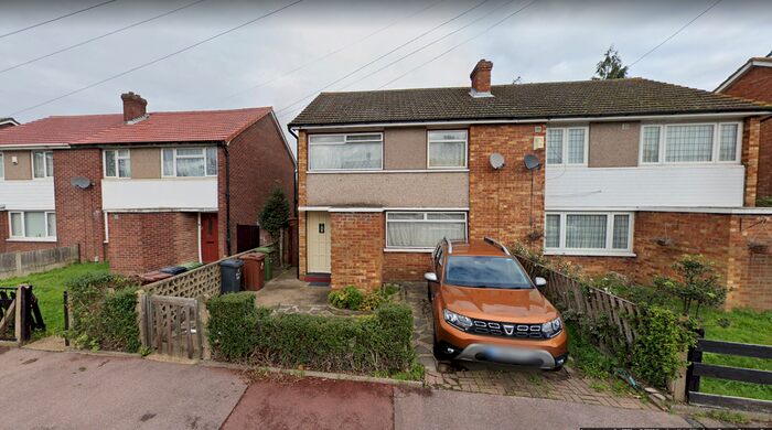 4 Bedroom Semi-Detached House To Rent In Lansbury Avenue, Romford RM6