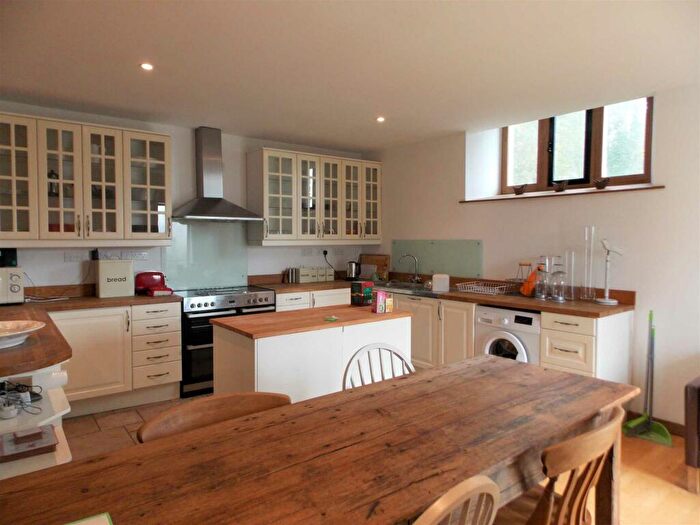 2 Bedroom Cottage To Rent In The Retreat, Frome, BA11