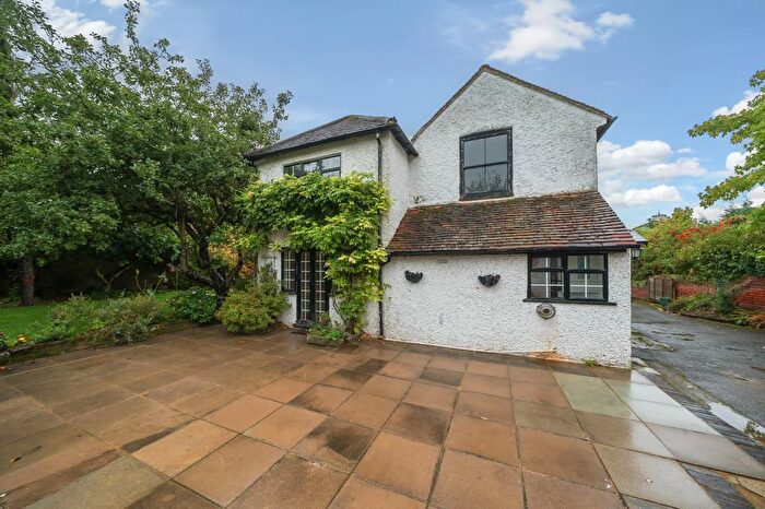 5 Bedroom Detached House To Rent In Chobham, Woking, GU24