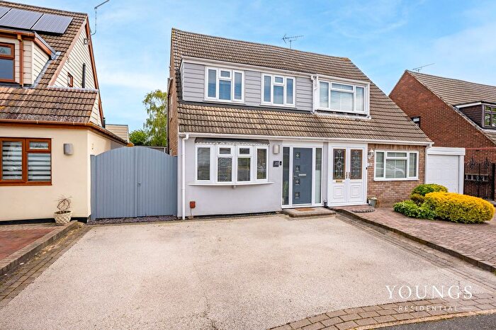 3 Bedroom Semi Detached House For Sale In Newton Hall Gardens, Rochford, SS4