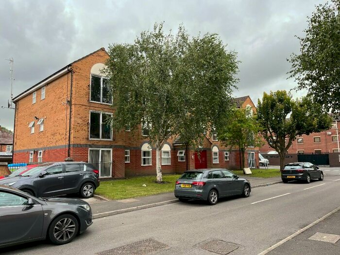 2 Bedroom Flat To Rent In James Close, Derby, Derbyshire, DE1