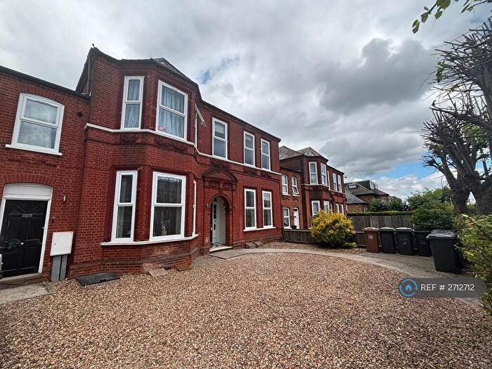 2 Bedroom Flat To Rent In Brownhill Road, London, SE6