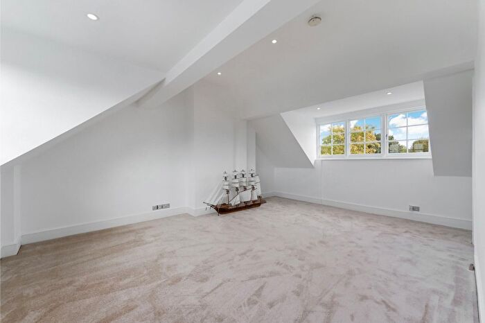 2 Bedroom Flat To Rent In Turnham Green Terrace, W4