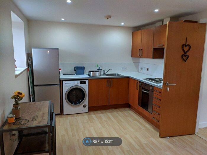1 Bedroom Flat To Rent In Lakeside Rise, Manchester, M9