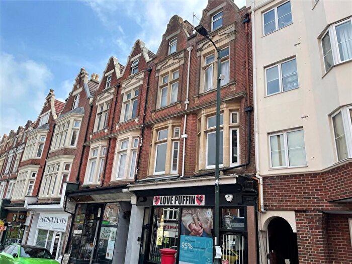 2 Bedroom Flat For Sale In Queens Road, Bournemouth, Dorset, BH2