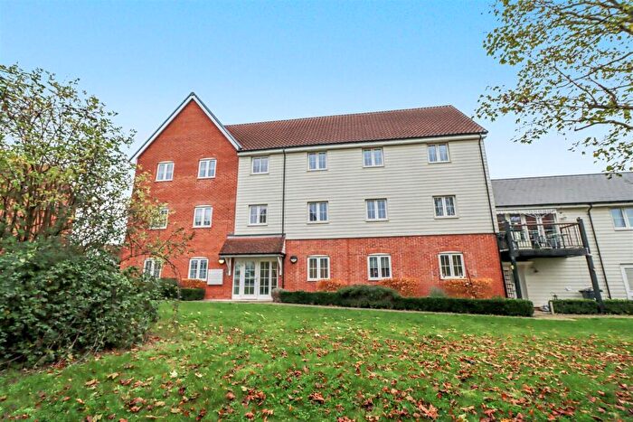 2 Bedroom Flat For Sale In Bruton Link, Runwell, Wickford, SS11