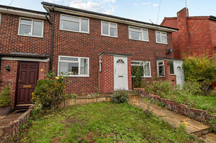 3 Bedroom Terraced House For Sale In Carey Road, Wokingham, Berkshire, RG40