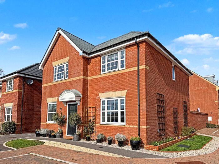 4 Bedroom Detached House For Sale In Acres Close, Wimborne, BH21