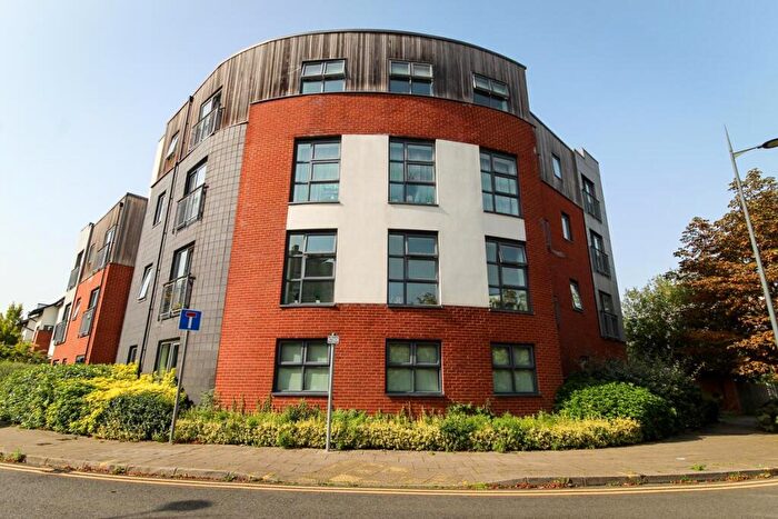 2 Bedroom Apartment To Rent In Clearwater Drive, Didsbury Point, M20