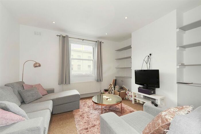 2 Bedroom Flat To Rent In Kew Road, Richmond, Surrey, TW9