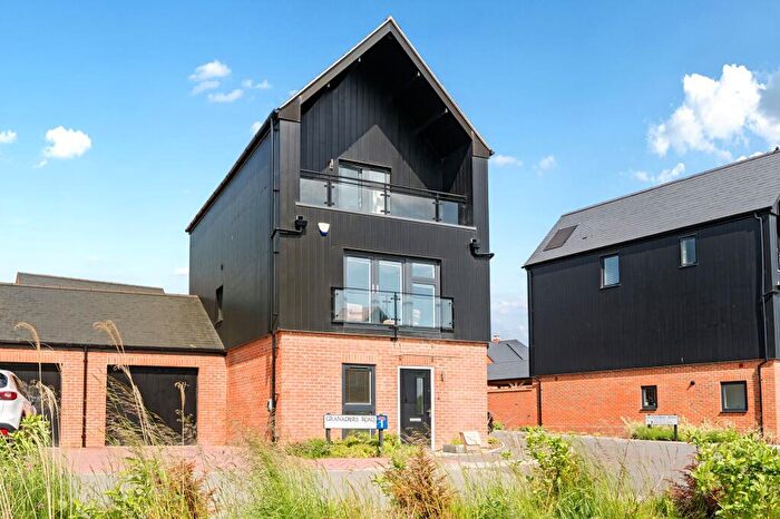 3 Bedroom Detached House To Rent In Granadiers Road, Winchester, SO22