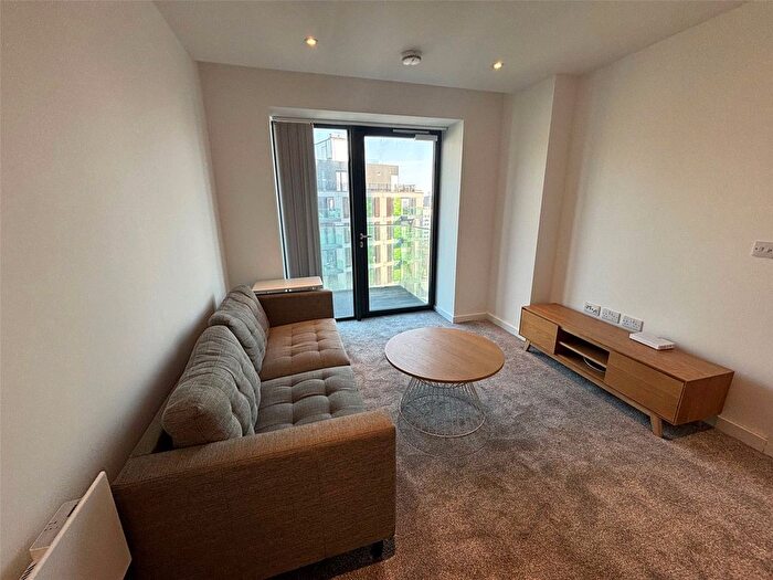1 Bedroom Flat To Rent In Bury Street, Salford, Greater Manchester, M3