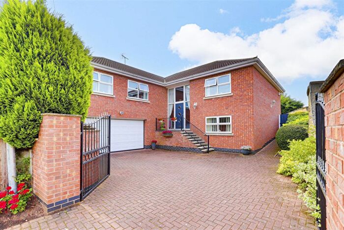 4 Bedroom Detached House For Sale In Nursery Gardens, Lowdham, Nottinghamshire, NG14