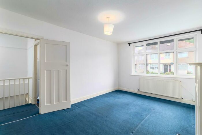 1 Bedroom Maisonette To Rent In Burgess Avenue, London, NW9