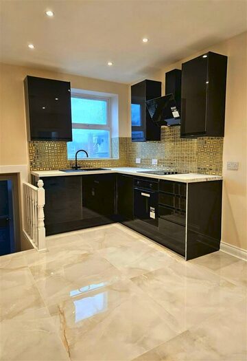 2 Bedroom Apartment To Rent In High Road, Willesden Green, London, NW10