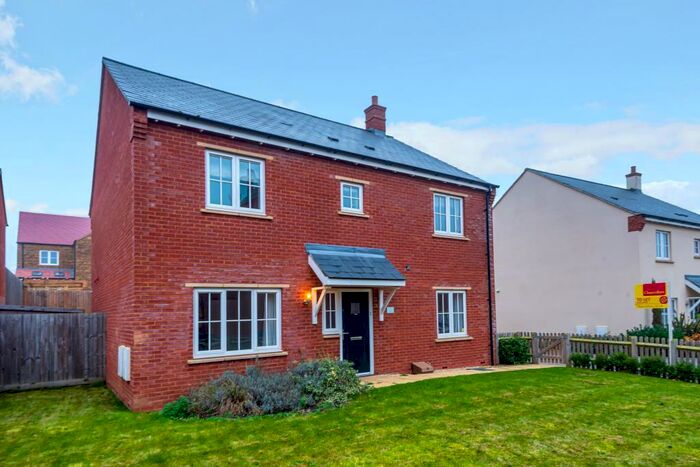 4 Bedroom Detached House To Rent In Claydon Close, Banbury, OX16