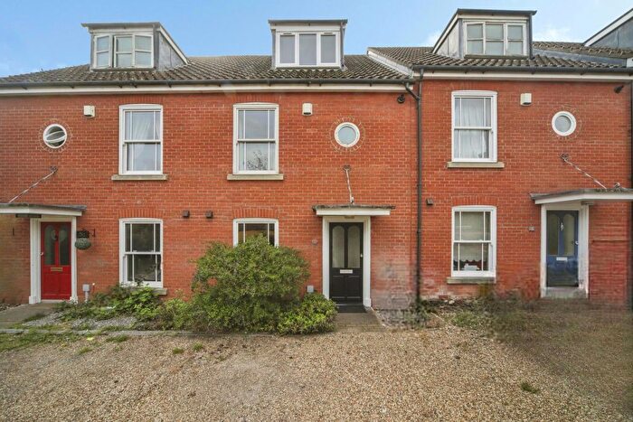 4 Bedroom Detached House For Sale In Sheepcote Lane, Stowmarket, Suffolk, IP14