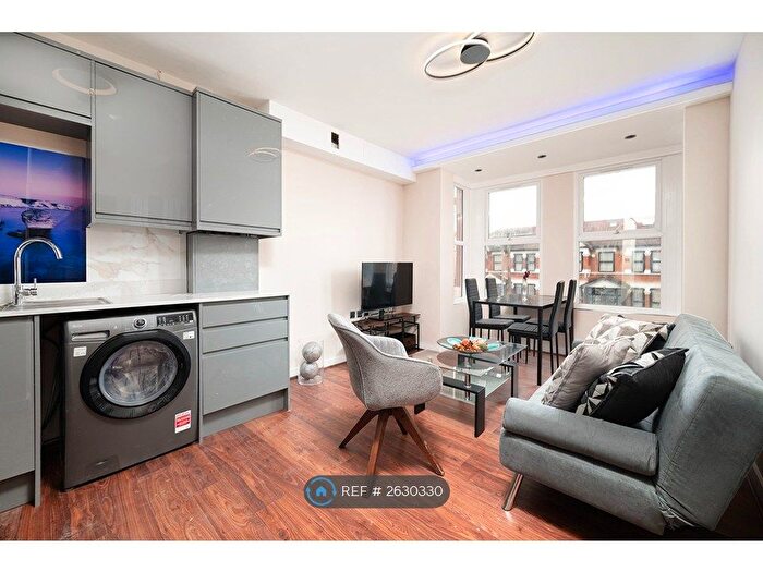 3 Bedroom Flat To Rent In Aberdour Road, Ilford, IG3