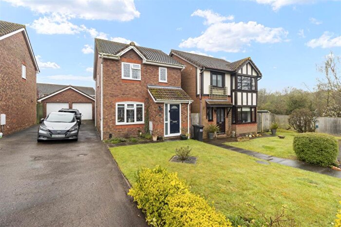 3 Bedroom House For Sale In St. Mellion Close, Hailsham, BN27