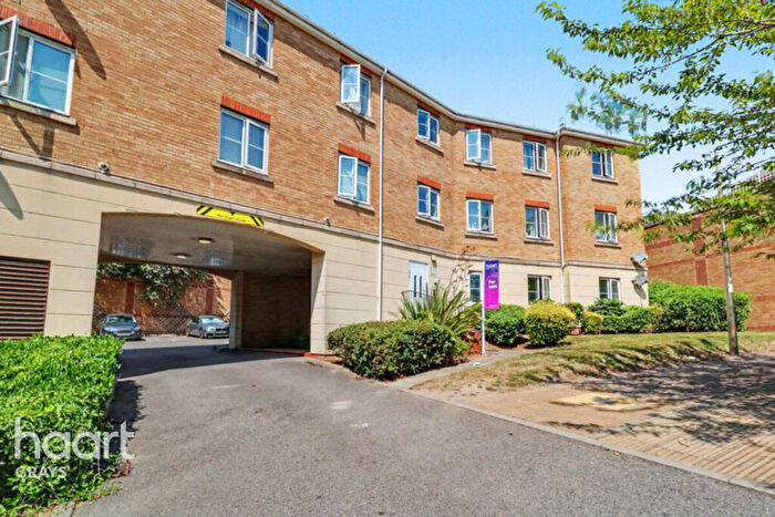2 Bedroom Flat For Sale In Coniston Avenue, Purfleet, RM19