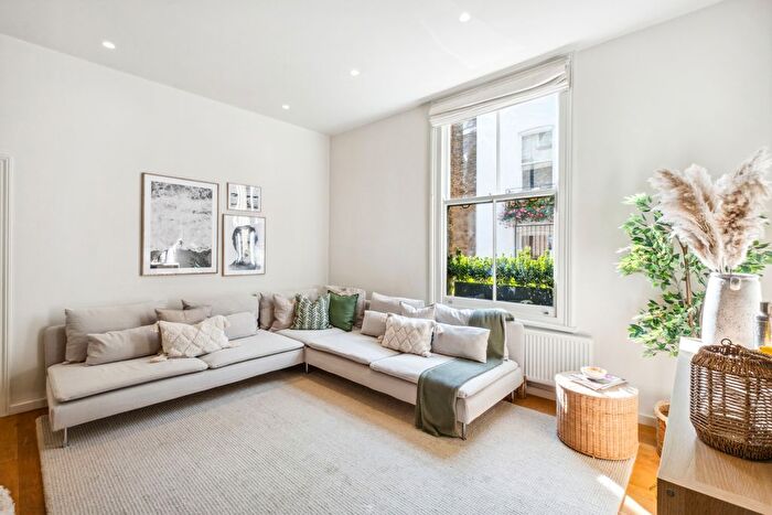 2 Bedroom Flat To Rent In Bingham Place, Marylebone, W1U