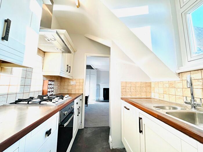 2 Bedroom Flat For Sale In High Road, Willesden, NW10