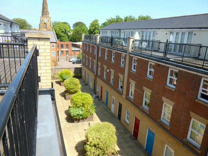 2 Bedroom Apartment To Rent In Sheep Street, Northampton, NN1