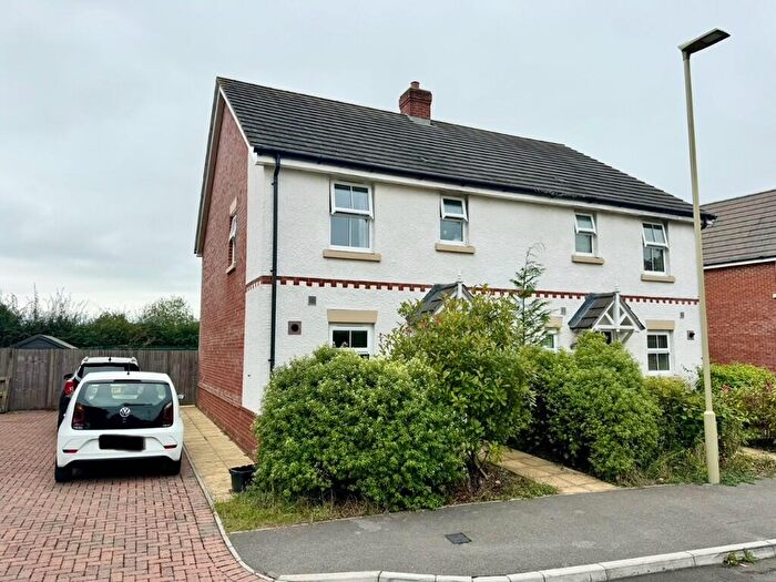 3 Bedroom Semi-Detached House For Sale In Arnwood Drive, Bransgore, BH23