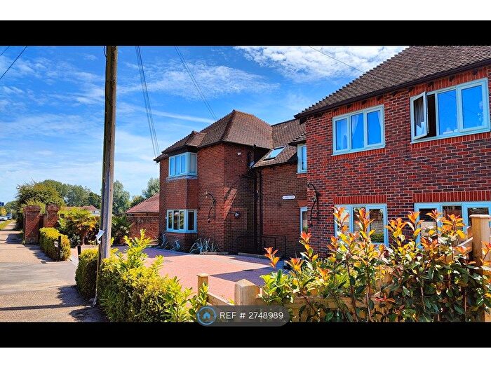 2 Bedroom Flat To Rent In Main Road, Chichester, PO18