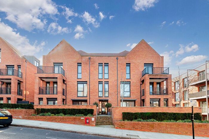 2 Bedroom Flat To Rent In Kidderpore Avenue, London, NW3