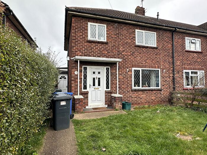 3 Bedroom Semi-Detached House To Rent In Langdale Drive, Doncaster, DN5