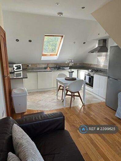 2 Bedroom Flat To Rent In Westbere Road, London, NW2