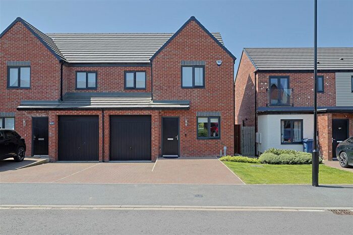 3 Bedroom Semi-Detached House For Sale In Winder Drive, Havannah Park, Hazlerigg, Newcastle Upon Tyne, NE13