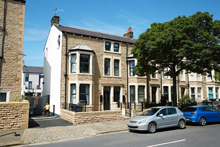 1 Bedroom Apartment To Rent In Chatsworth Road, Morecambe, Lancashire, LA4