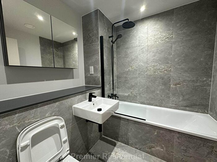 2 Bedroom Apartment To Rent In Dutton St, Manchester, M3