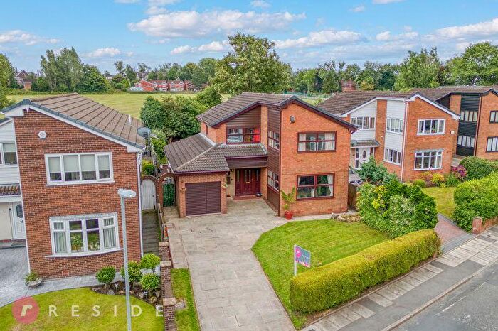 4 Bedroom Detached House For Sale In Wentworth Avenue, Hopwood, Heywood, OL10