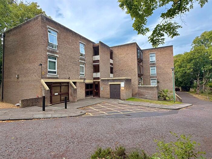 2 Bedroom Apartment For Sale In Yewdale Park, Poplar Road, Oxton, Merseyside, CH43