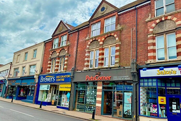 1 Bedroom Flat To Rent In Chapel Street, Petersfield, Hampshire, GU32