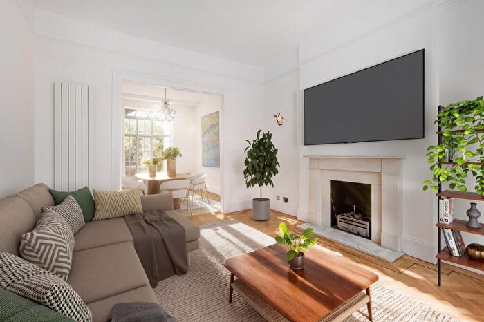 4 Bedroom Terraced House To Rent In Hollywood Road, Chelsea, SW10
