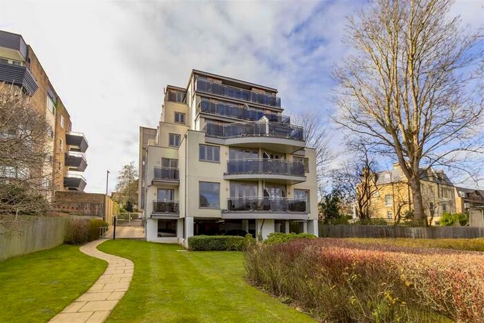 1 Bedroom Flat To Rent In Twickenham Road, Teddington TW11